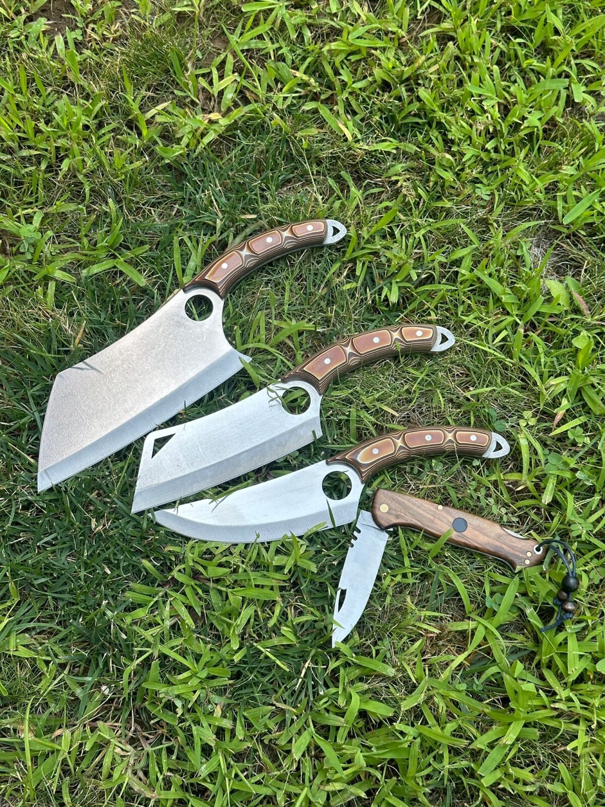 WhatsApp Image 2024-08-18 at 14.25.59 Verzalit Kabza Almazan Şef Bıçağı – Verzalit Kabza Satır Model Şef Bıçağı – Verzalit Kabza Şef Bıçağı - Sırttan Kilitli Yaylı Çakı - Görsel 1